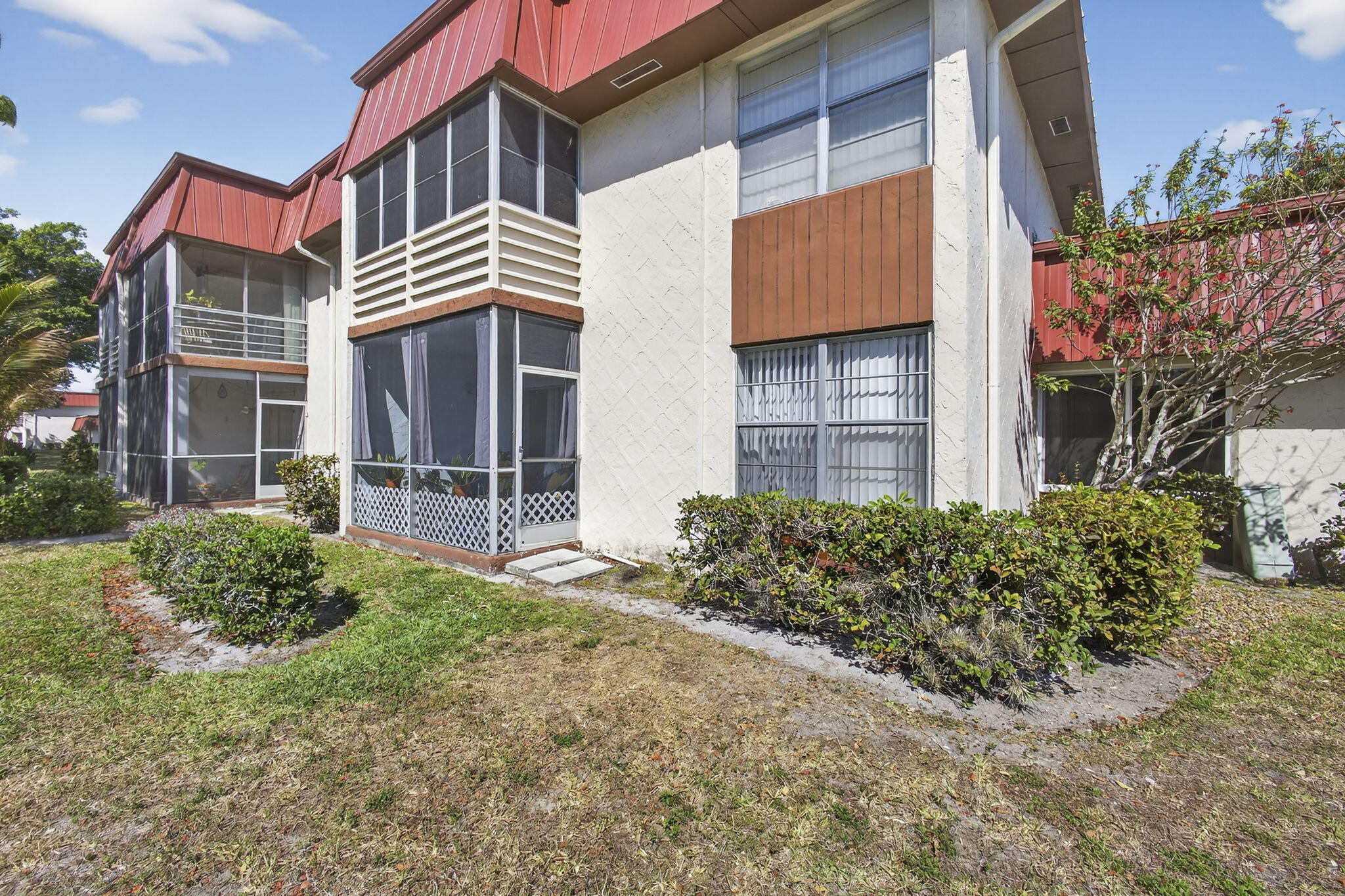 12020 W Greenway Drive 102