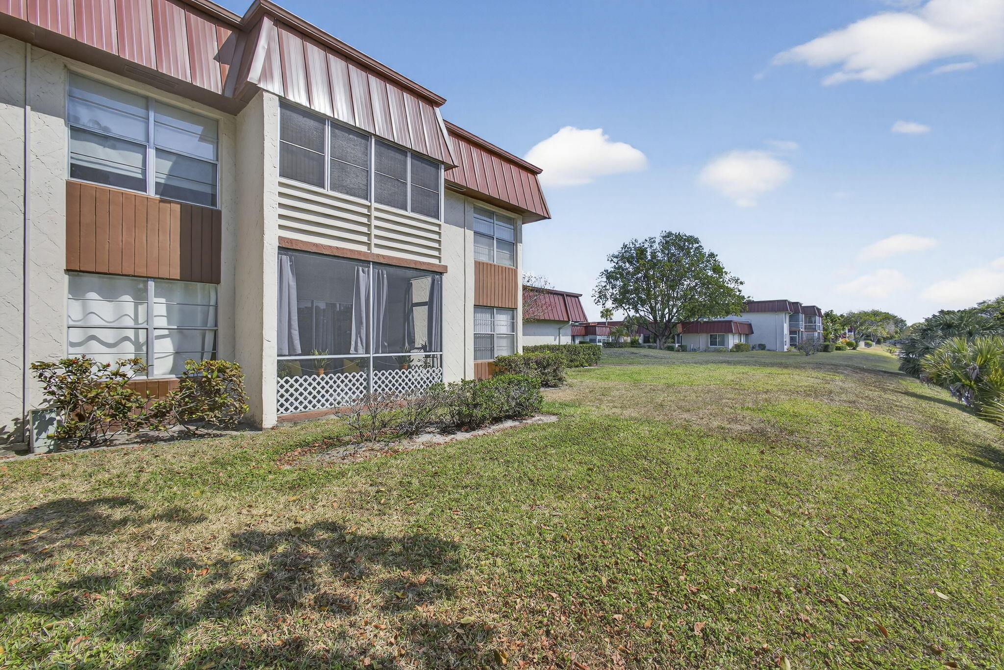 12020 W Greenway Drive 102