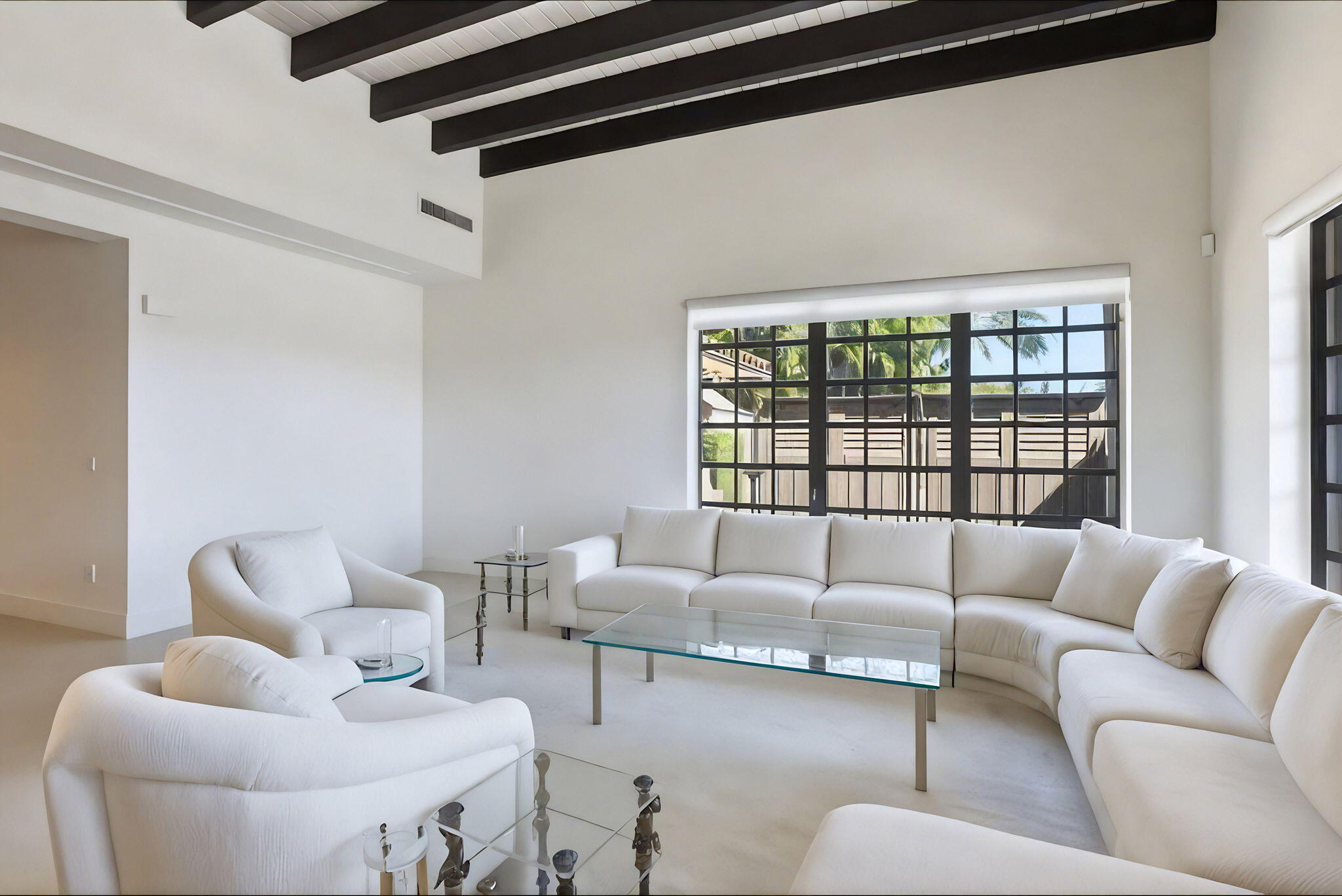 2850 NE 44th Street
