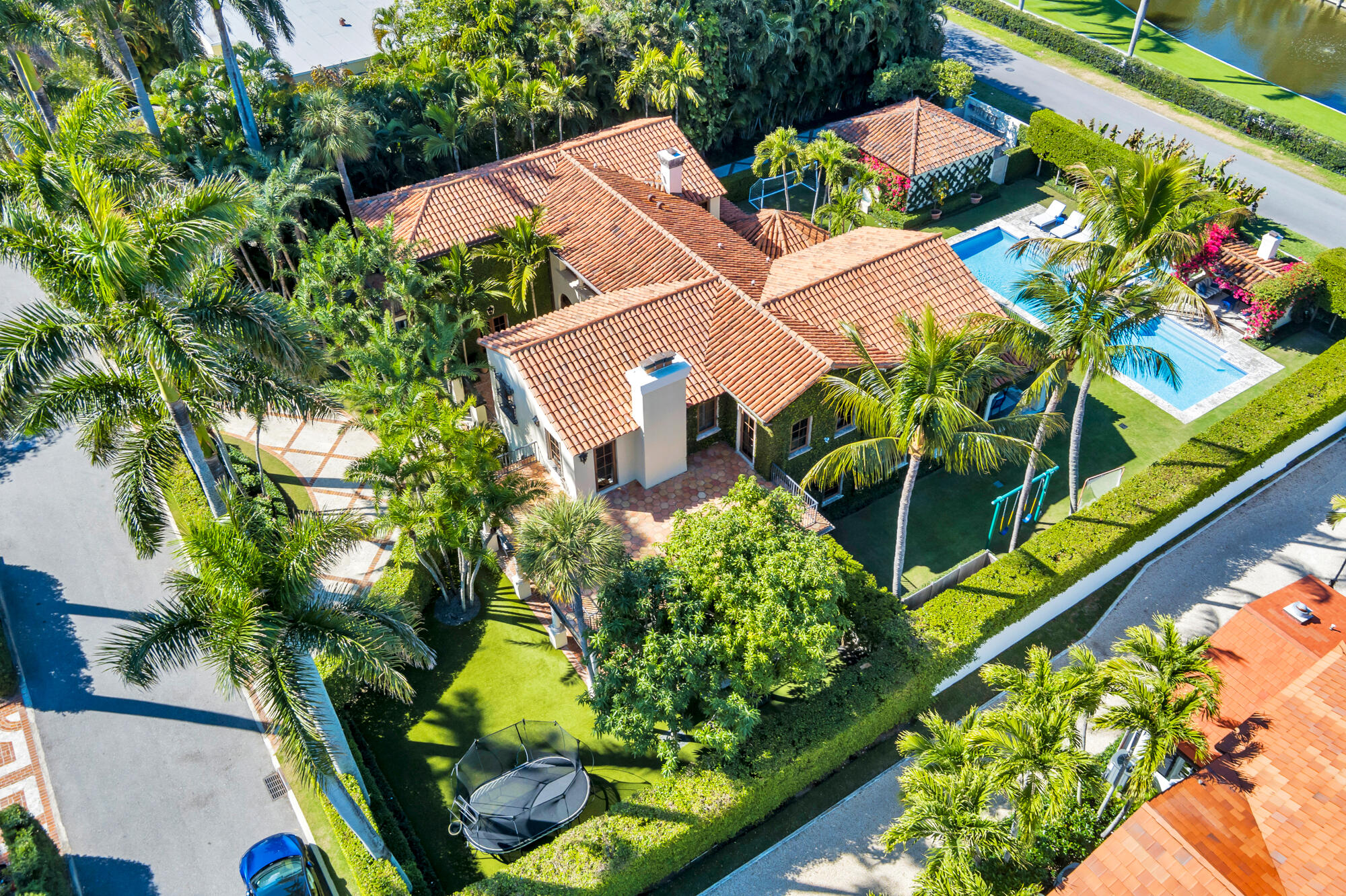 237 El Bravo Way