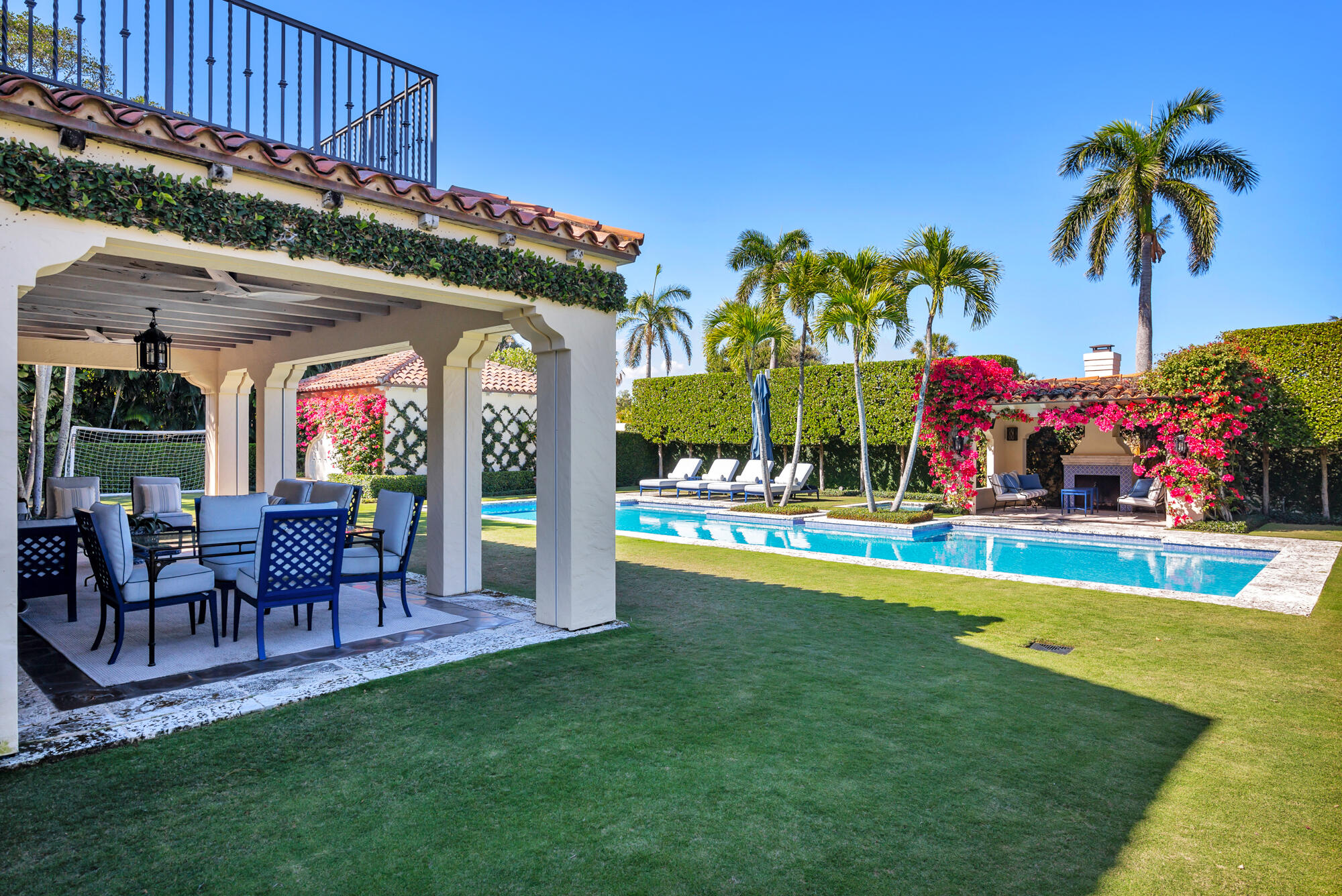 237 El Bravo Way