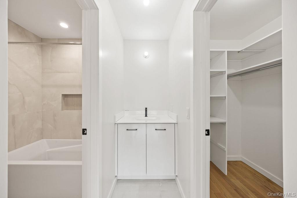 62 Blauvelt Road Unit: 202