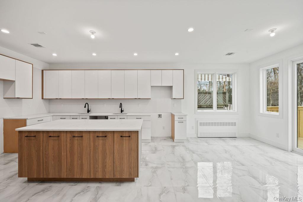 105 N Cole Avenue Unit: 213