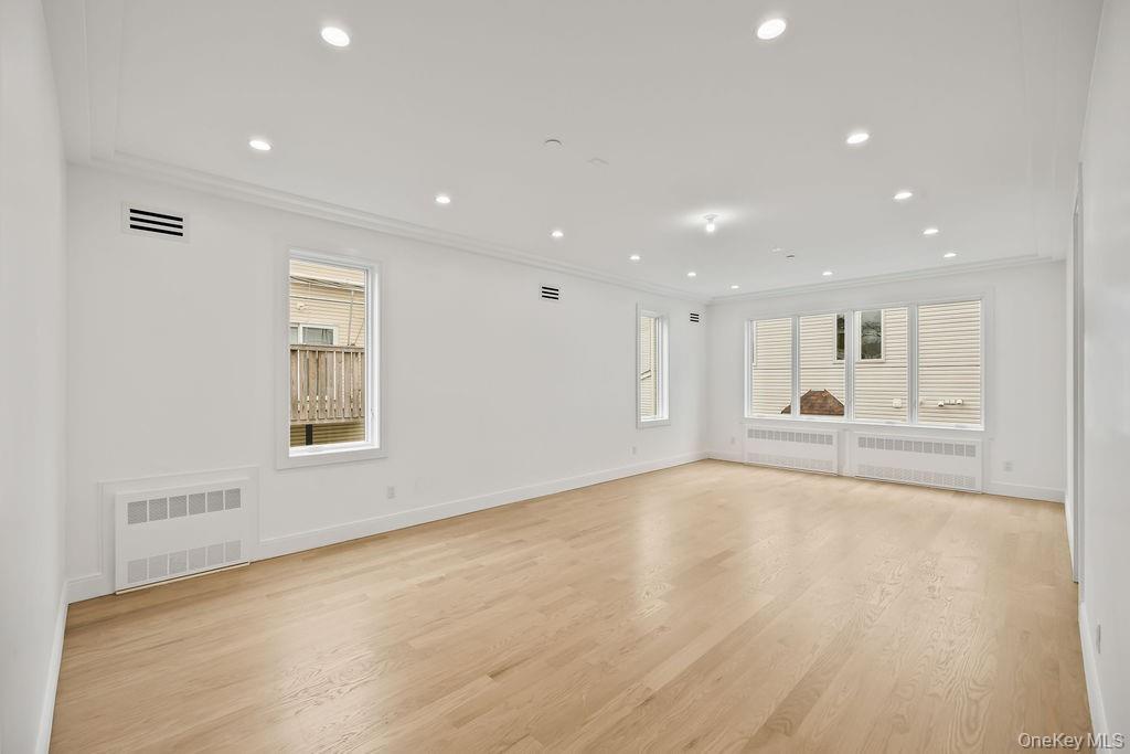 105 N Cole Avenue Unit: 213