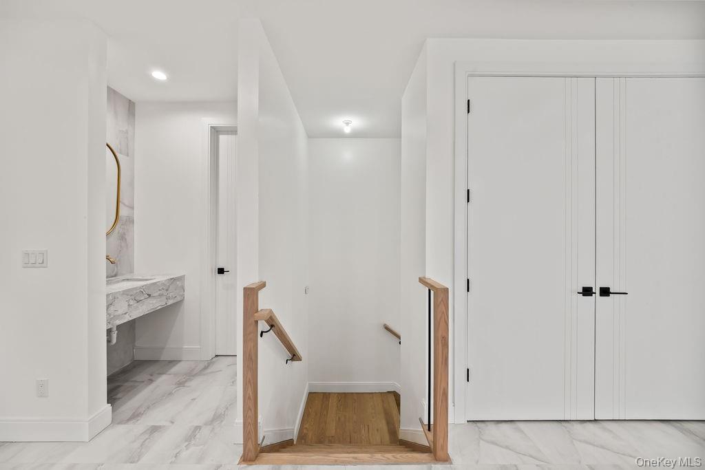 105 N Cole Avenue Unit: 213