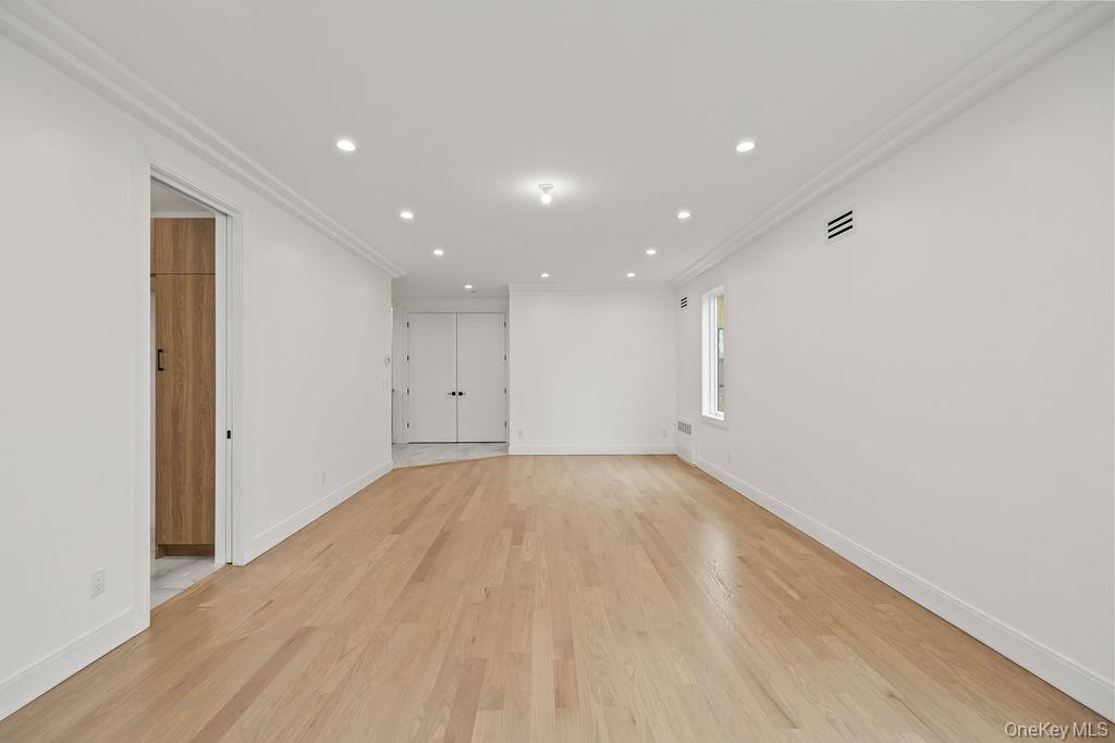 105 N Cole Avenue Unit: 213