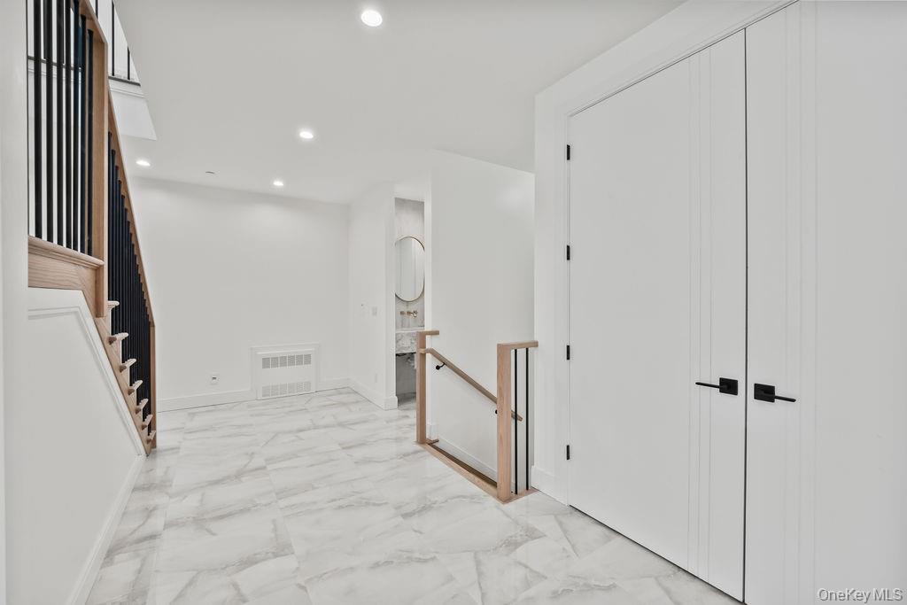 105 N Cole Avenue Unit: 213