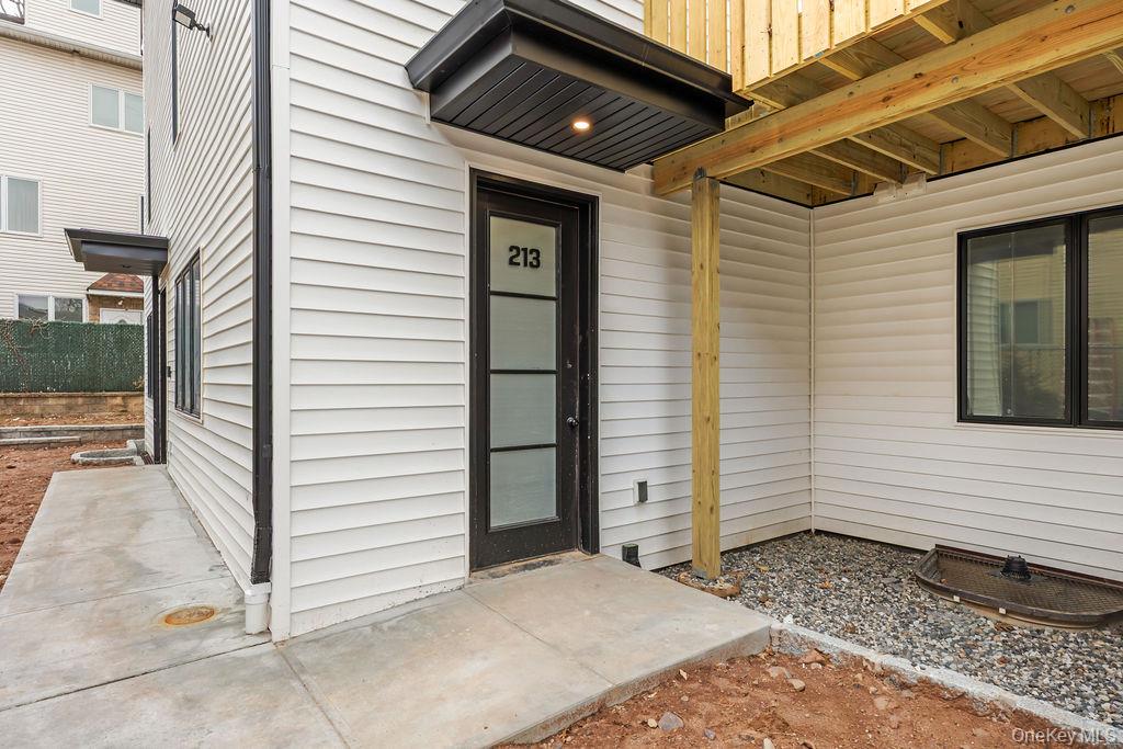 105 N Cole Avenue Unit: 213