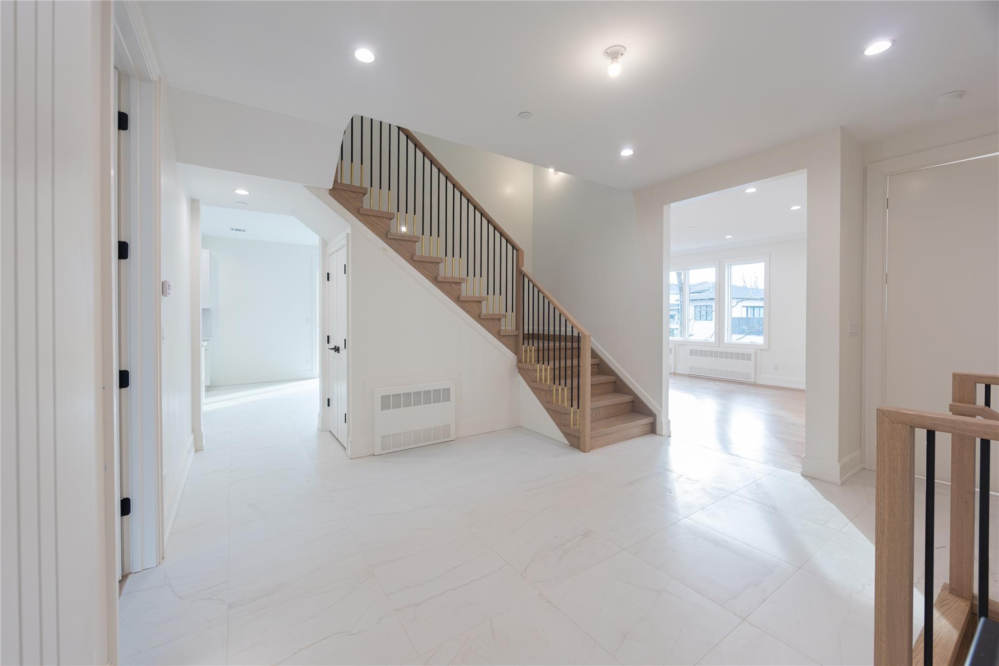 3 Carlton Road Unit: 201