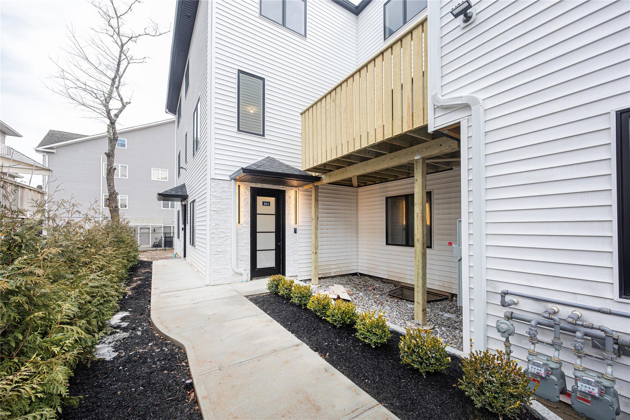 3 Carlton Road Unit: 201