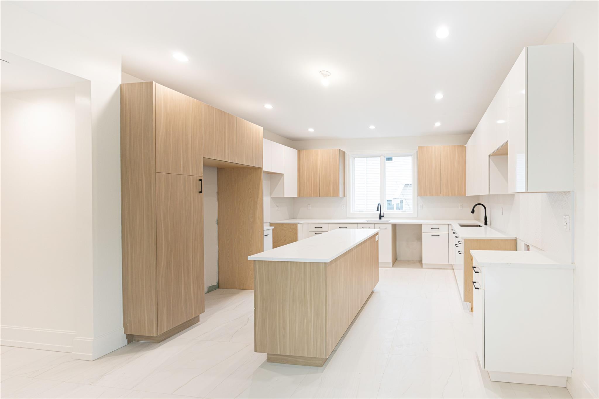 3 Carlton Road Unit: 201