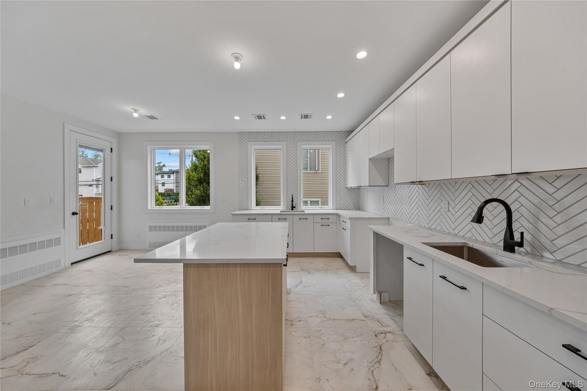 470 W Central Avenue Unit: 202
