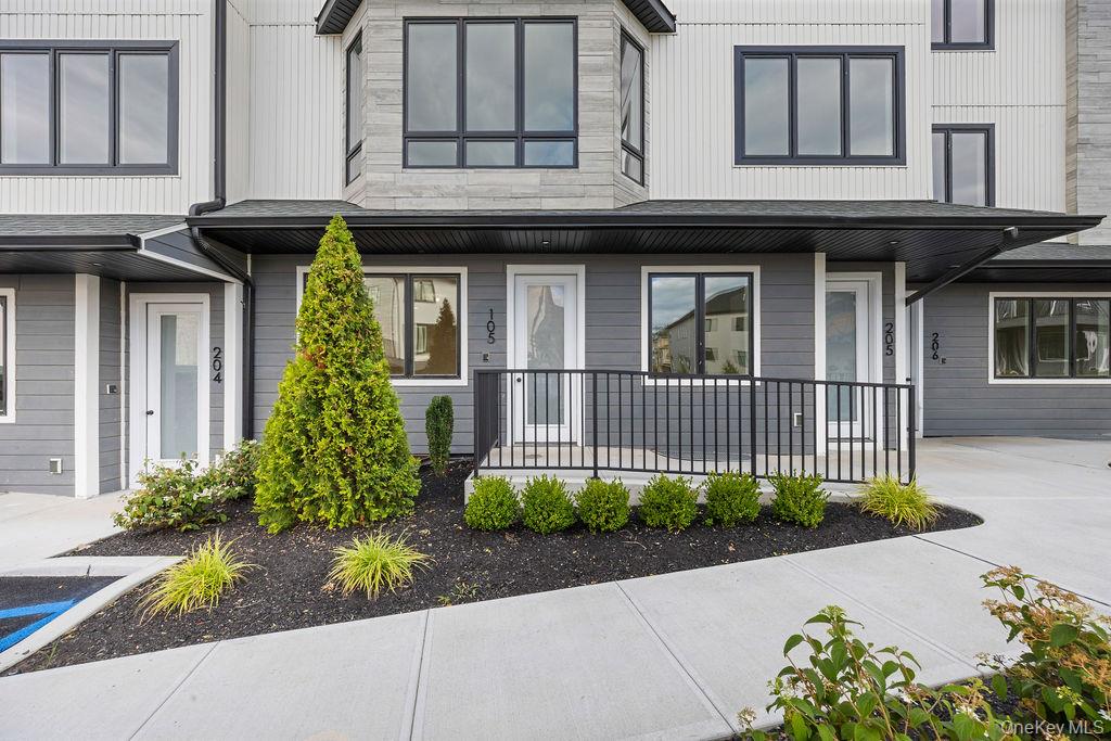 472 W Central Avenue Unit: 105