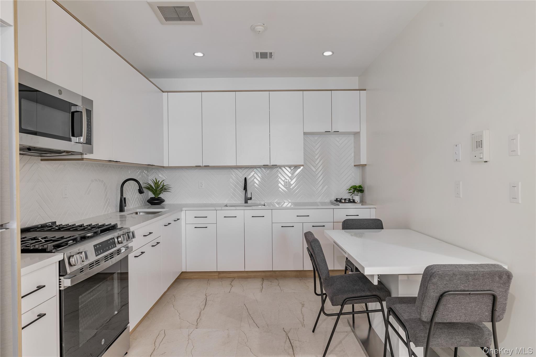 17 Union Road Unit: 109