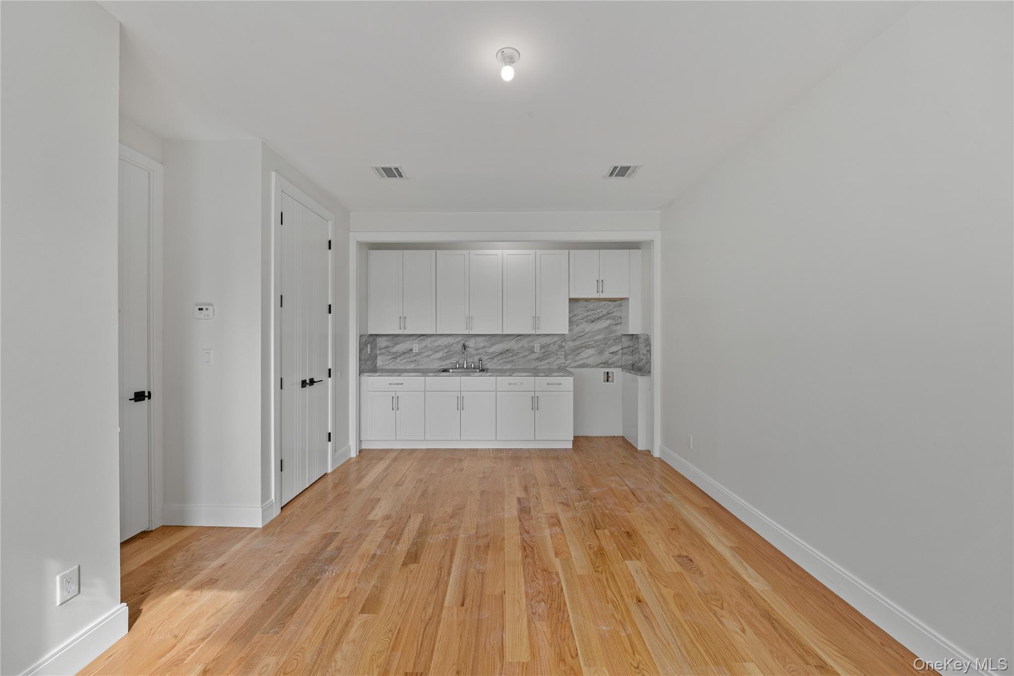 472 W Central Avenue Unit: 204