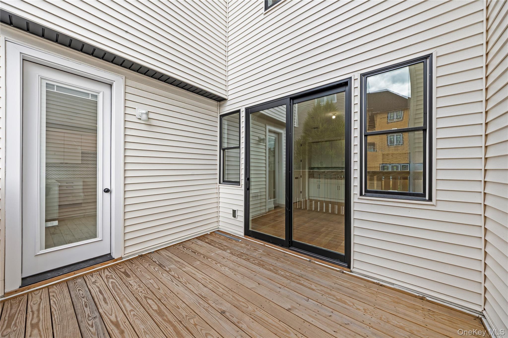 472 W Central Avenue Unit: 204