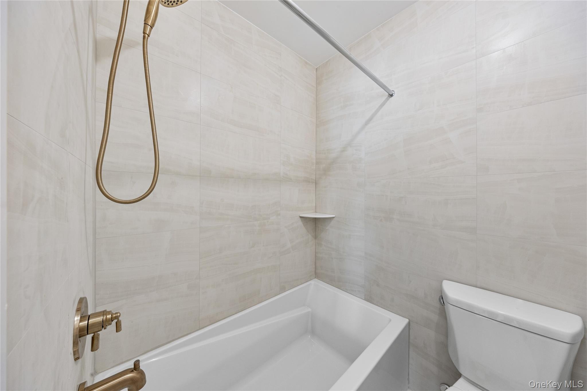 472 W Central Avenue Unit: 204