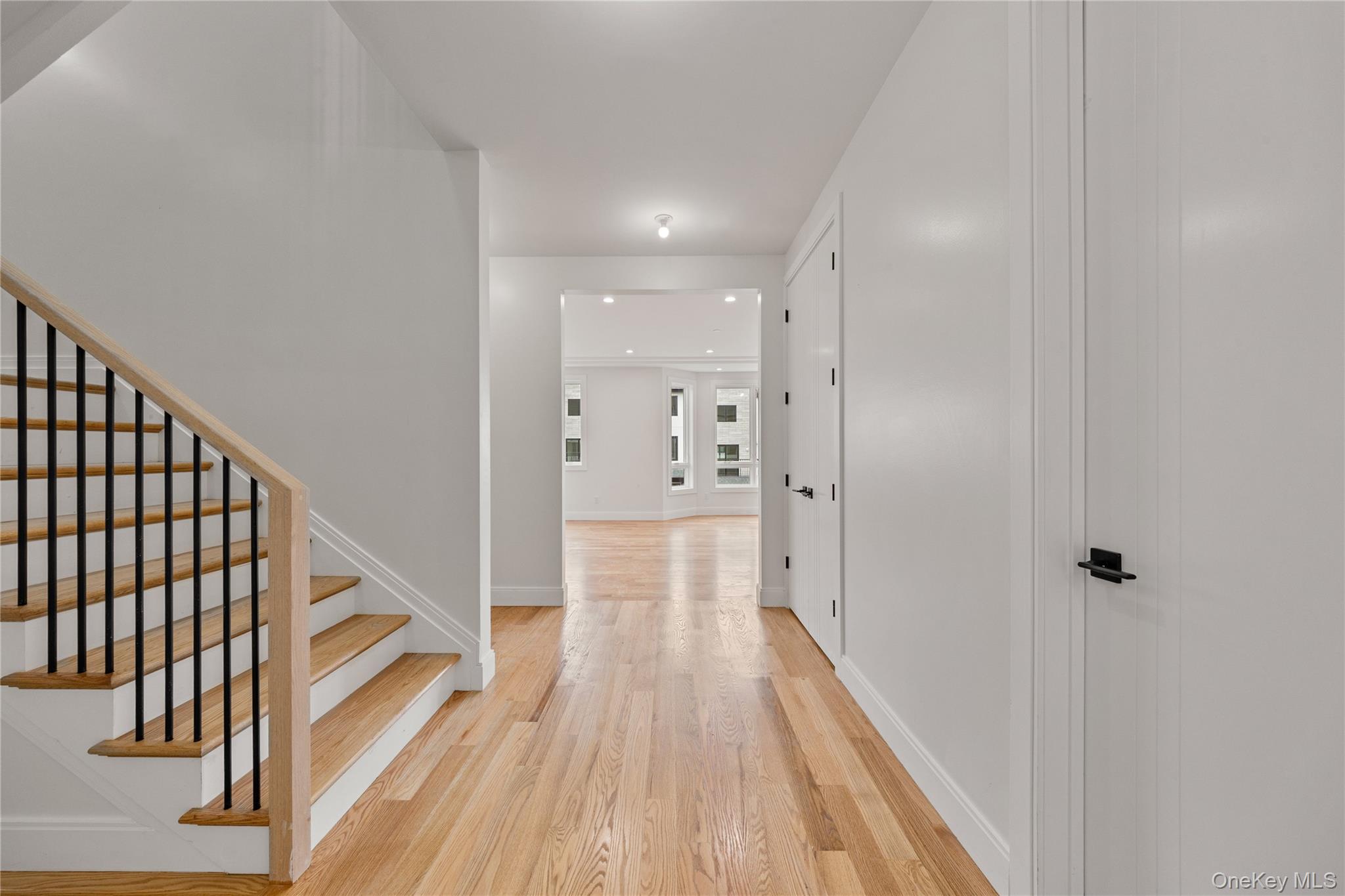 472 W Central Avenue Unit: 204