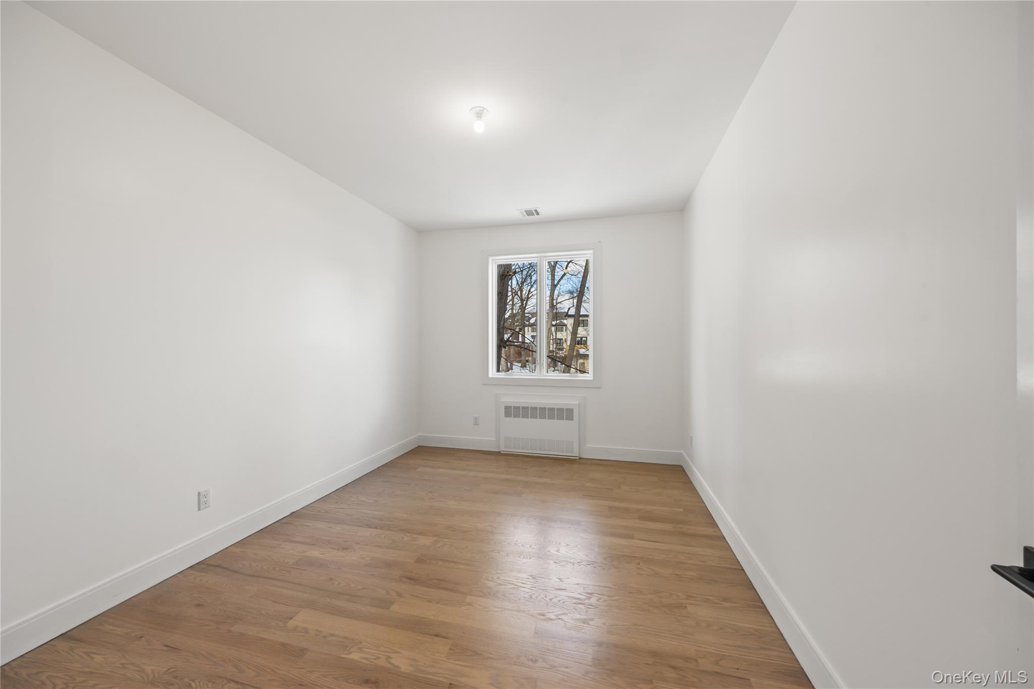 105 N Cole Avenue Unit: 202