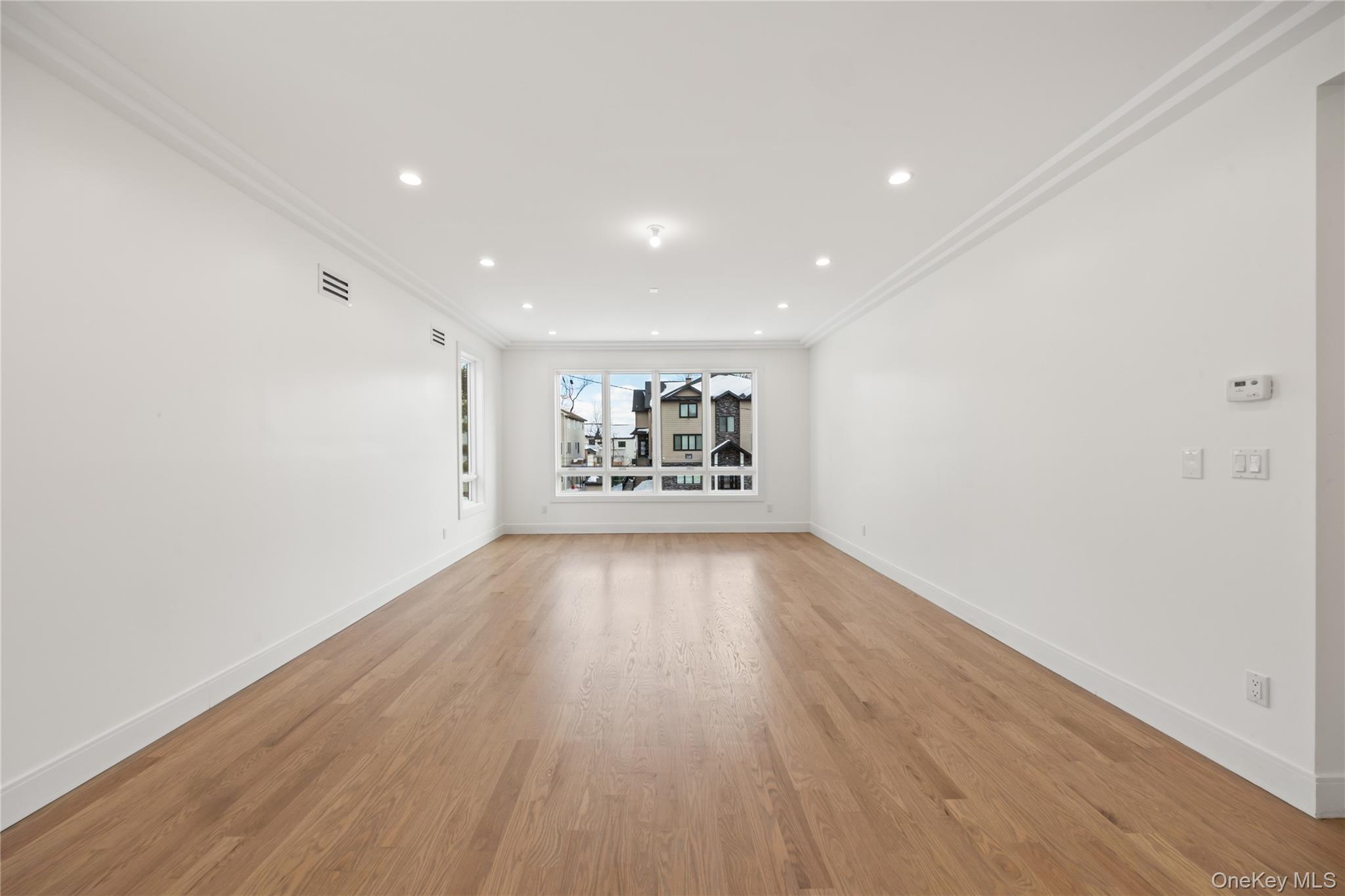 105 N Cole Avenue Unit: 202