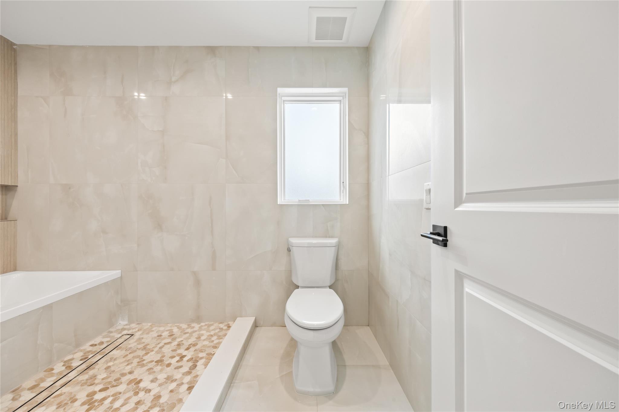 105 N Cole Avenue Unit: 202