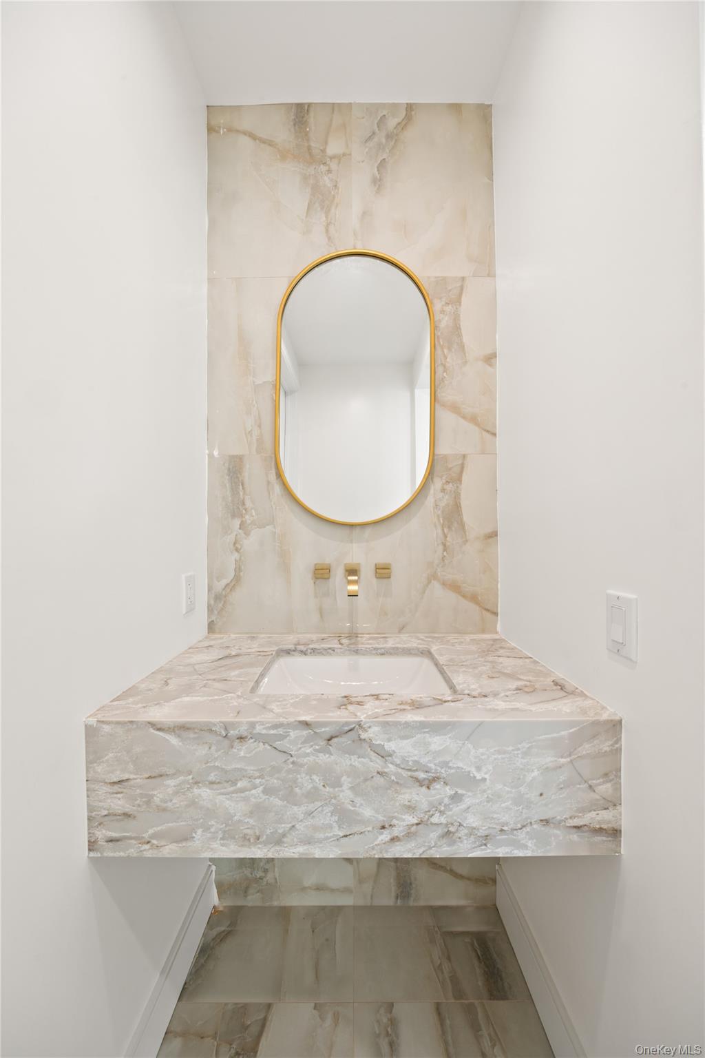 105 N Cole Avenue Unit: 202