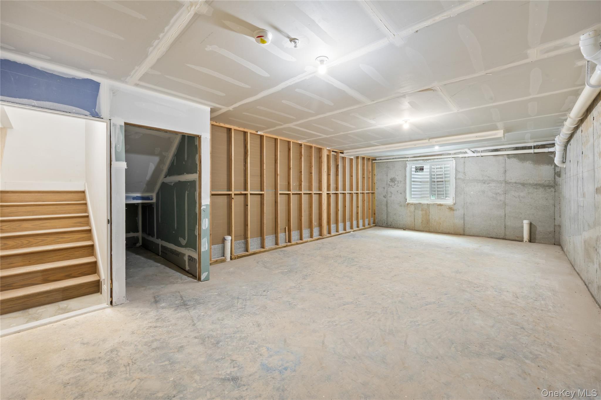 105 N Cole Avenue Unit: 202