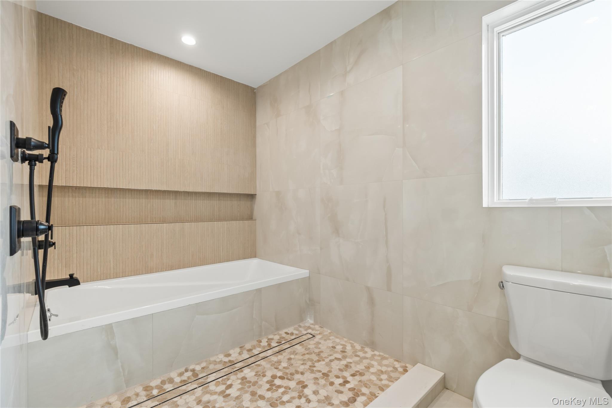 105 N Cole Avenue Unit: 202