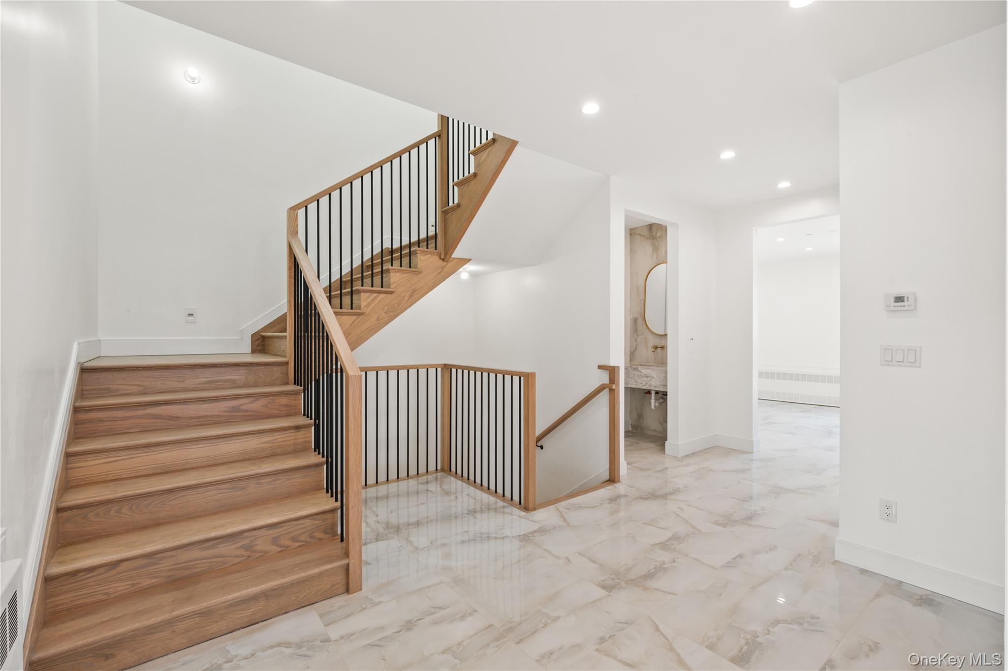 105 N Cole Avenue Unit: 202