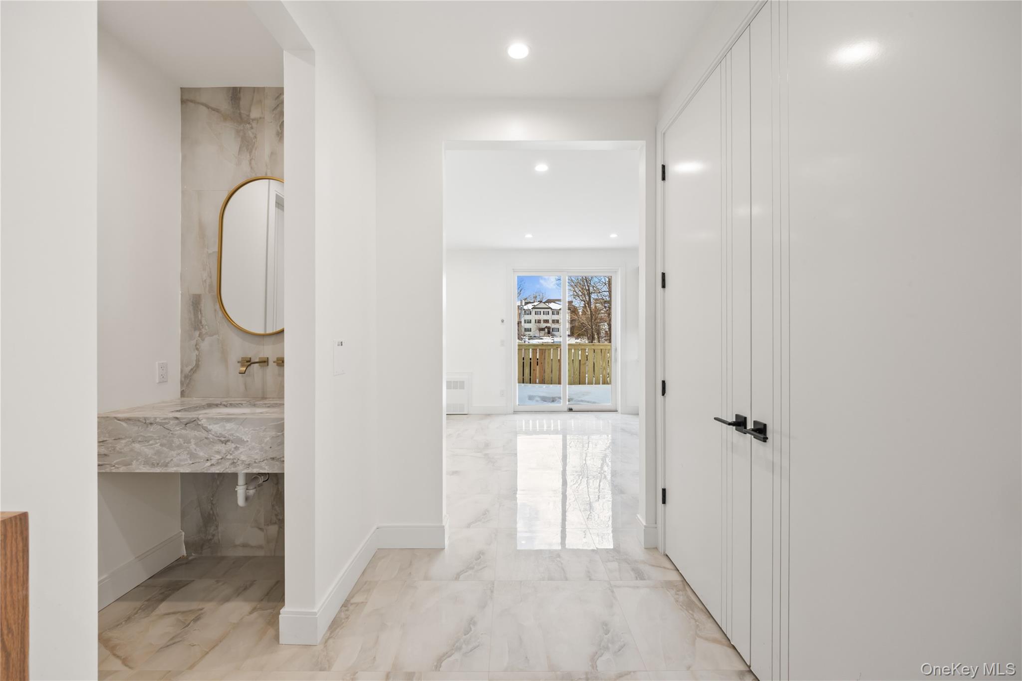 105 N Cole Avenue Unit: 202