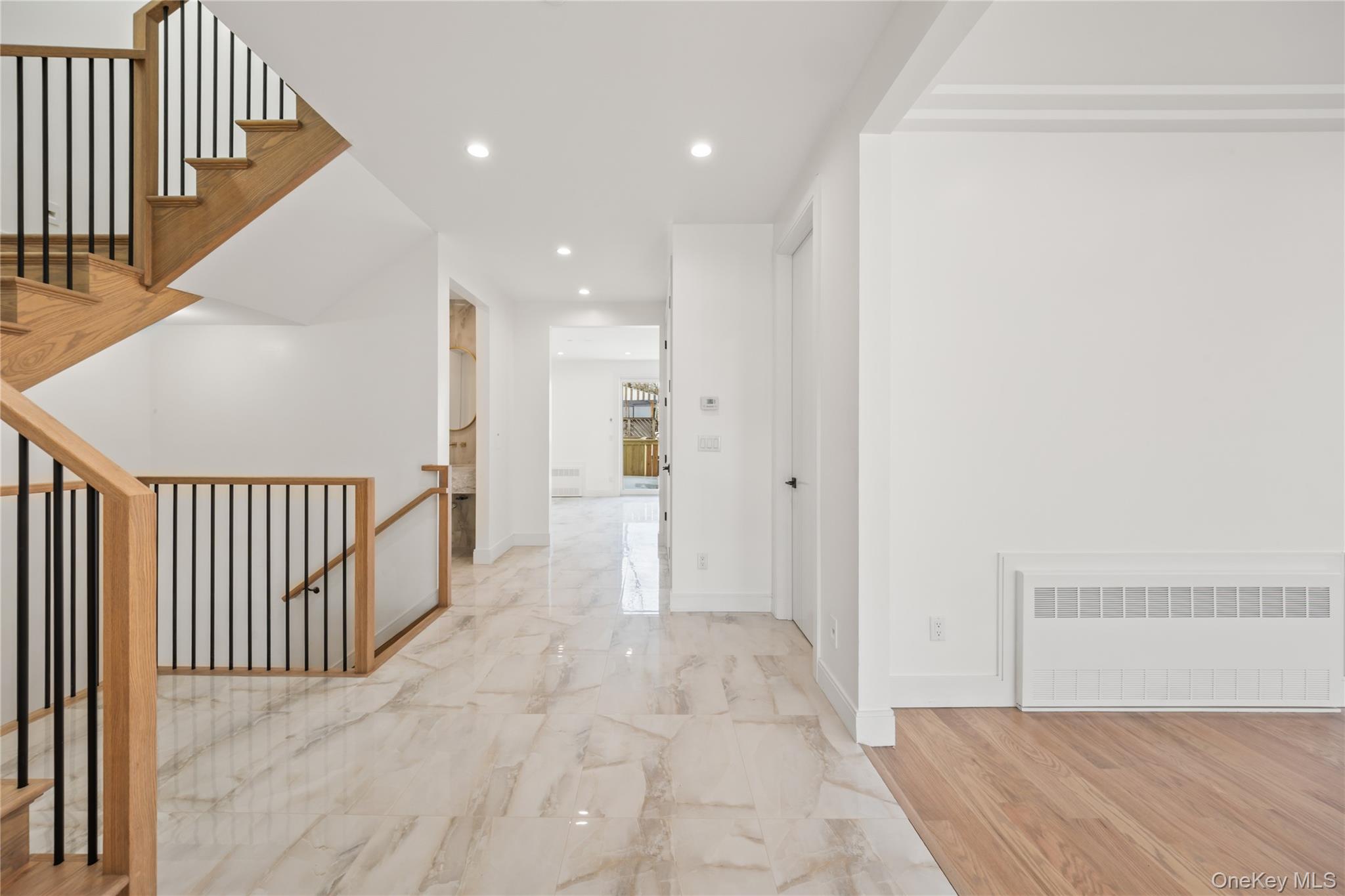 105 N Cole Avenue Unit: 202