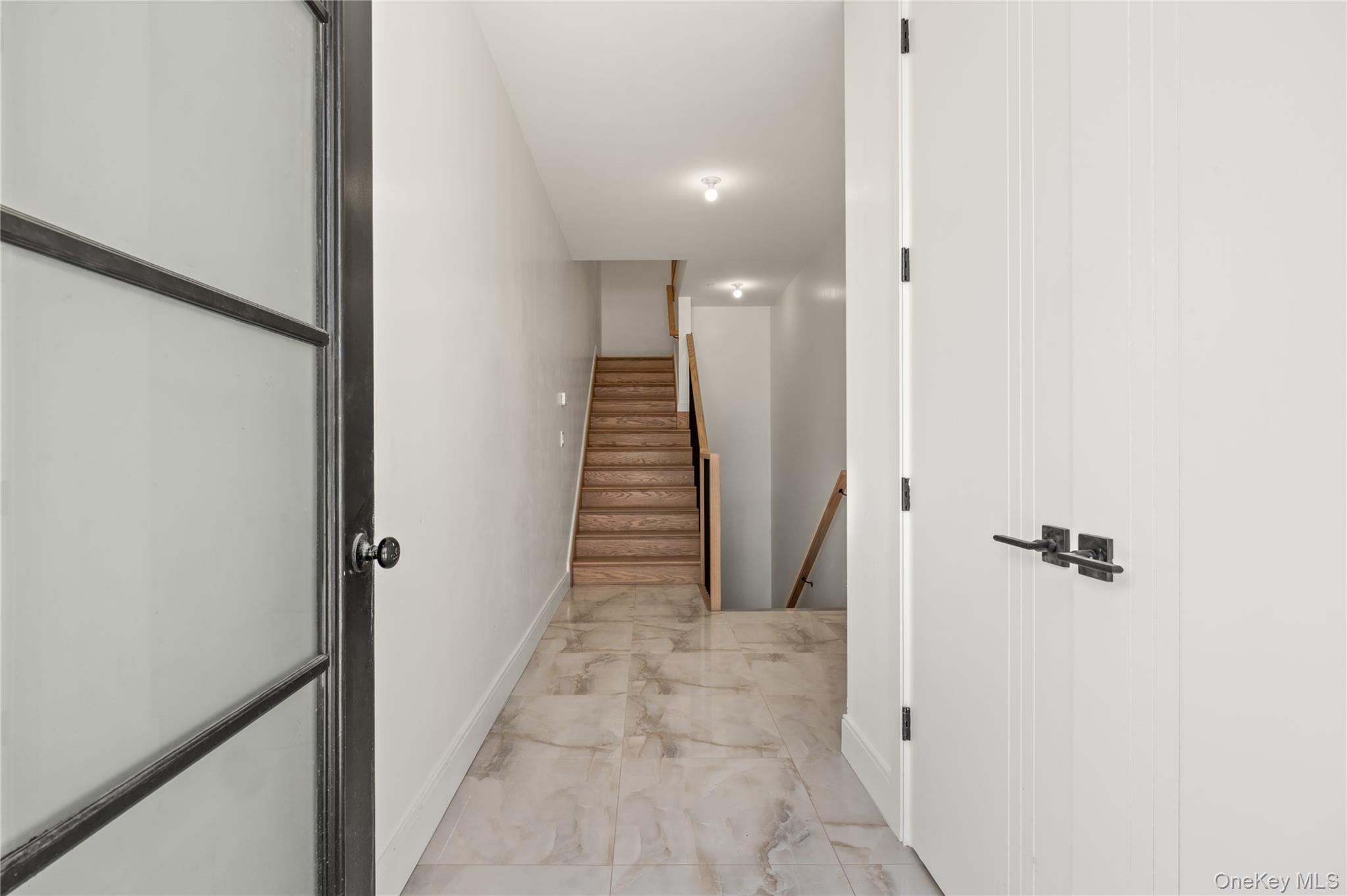 105 N Cole Avenue Unit: 202