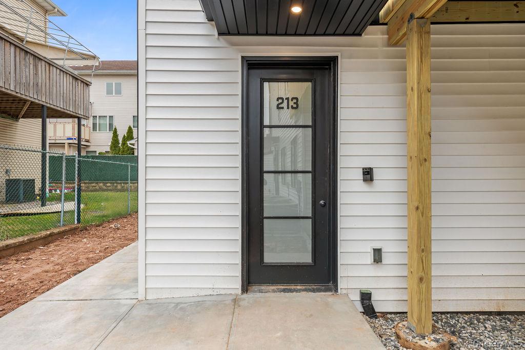 105 N Cole Avenue Unit: 213