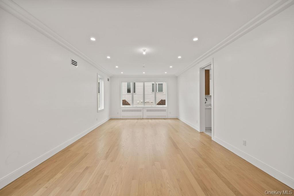 105 N Cole Avenue Unit: 213