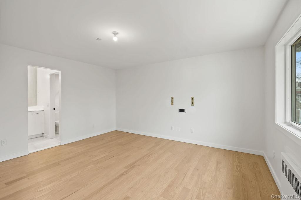 105 N Cole Avenue Unit: 213