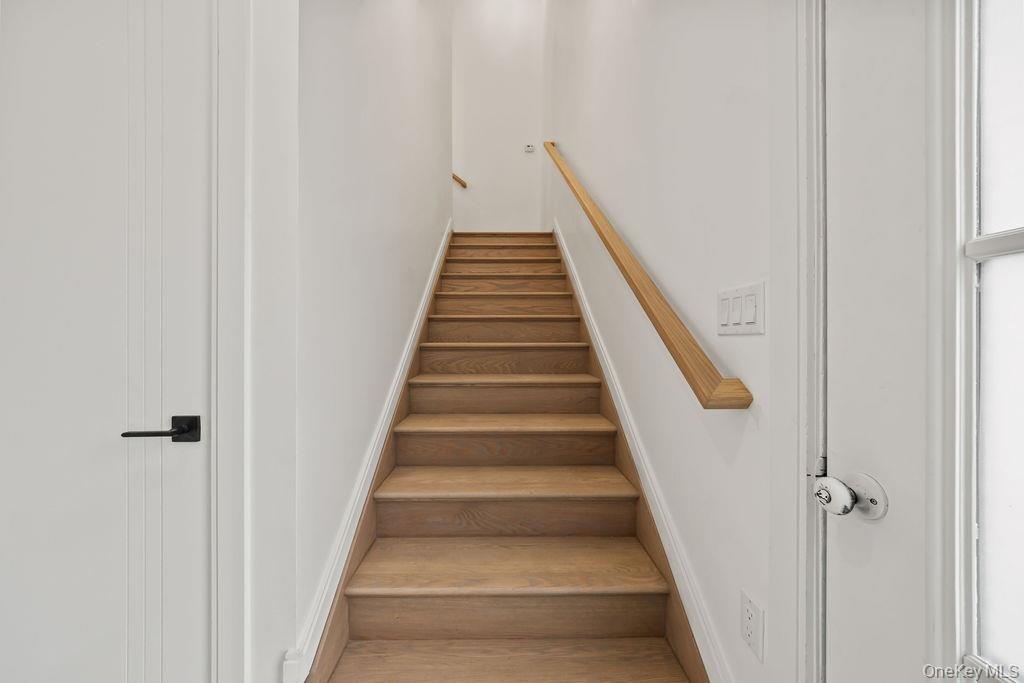 105 N Cole Avenue Unit: 213