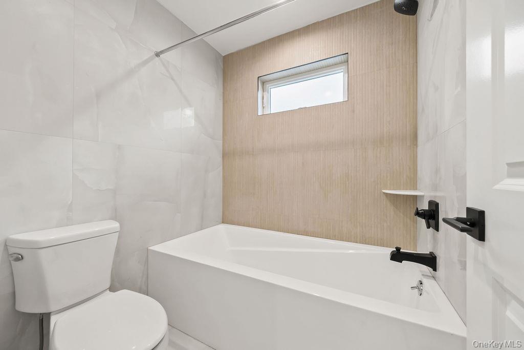 105 N Cole Avenue Unit: 213