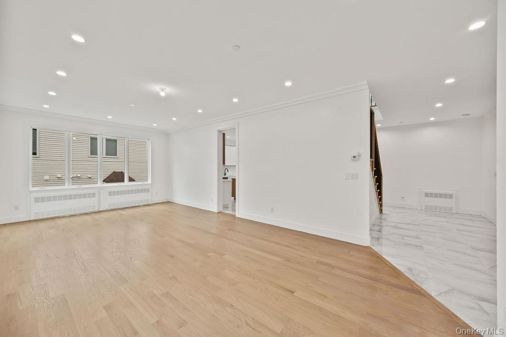 105 N Cole Avenue Unit: 213