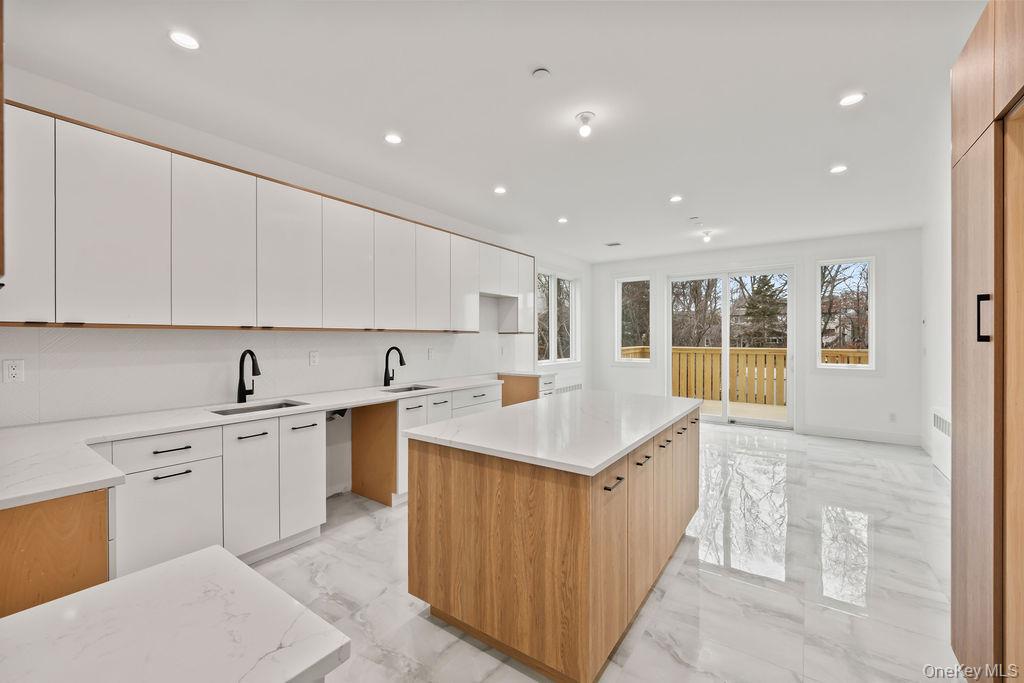 105 N Cole Avenue Unit: 213