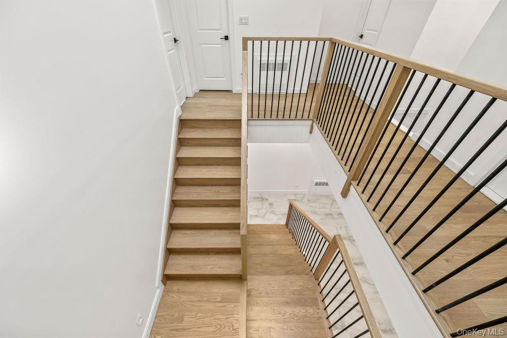 105 N Cole Avenue Unit: 213