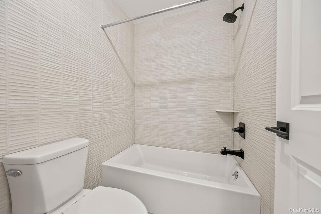 105 N Cole Avenue Unit: 213