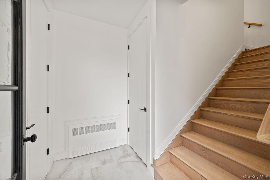 105 N Cole Avenue Unit: 213