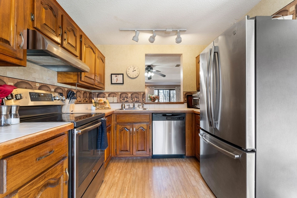 33 Apple Tree Hill Rd # 33