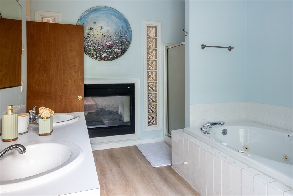 12 Arrowhead Cir # 12