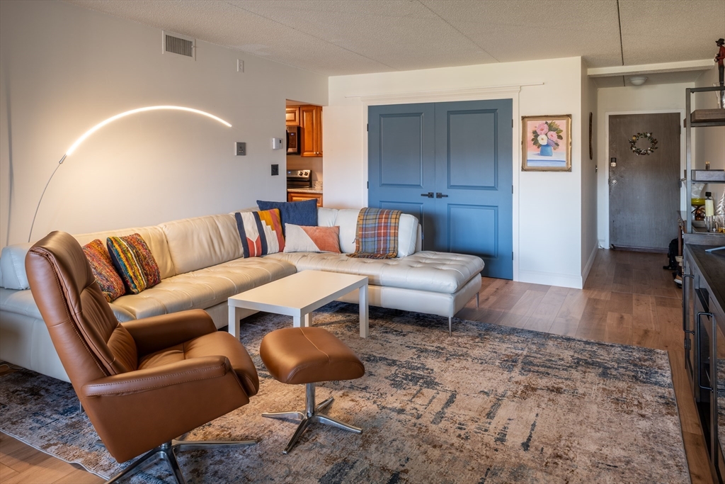 51 Melrose St Unit: 4D