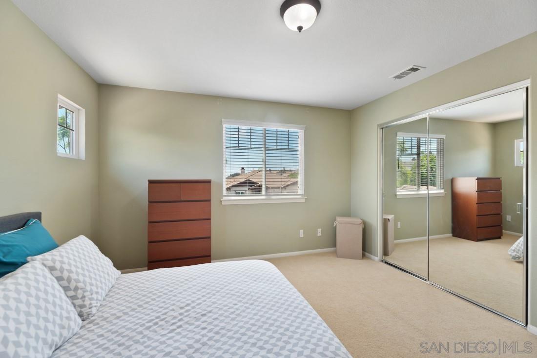 27805 Dogwood Gln