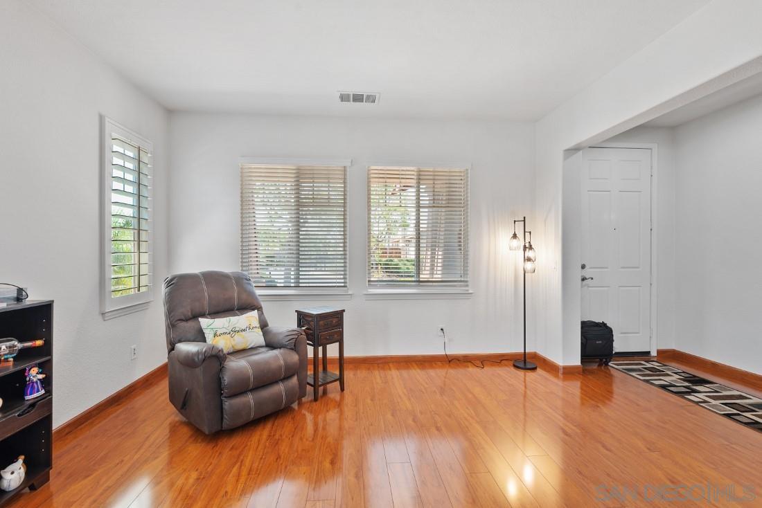 27805 Dogwood Gln