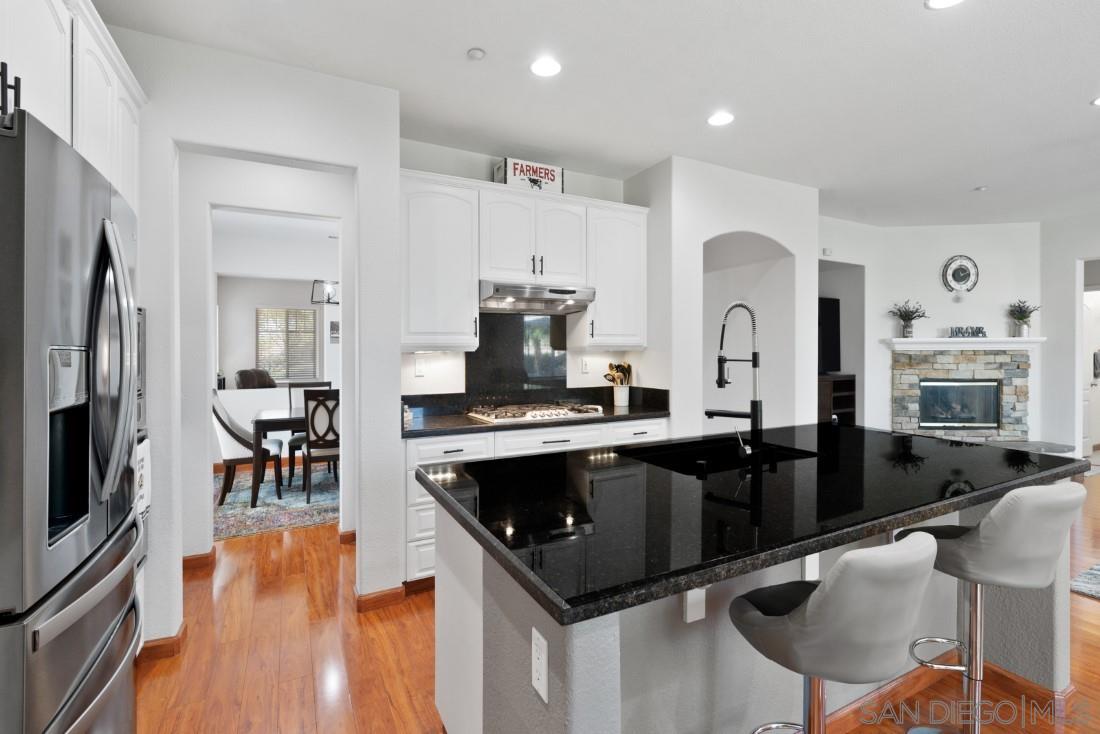 27805 Dogwood Gln