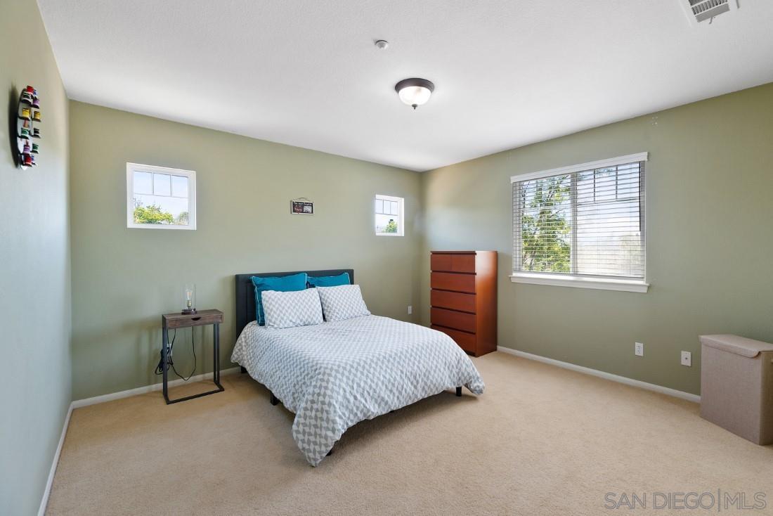 27805 Dogwood Gln