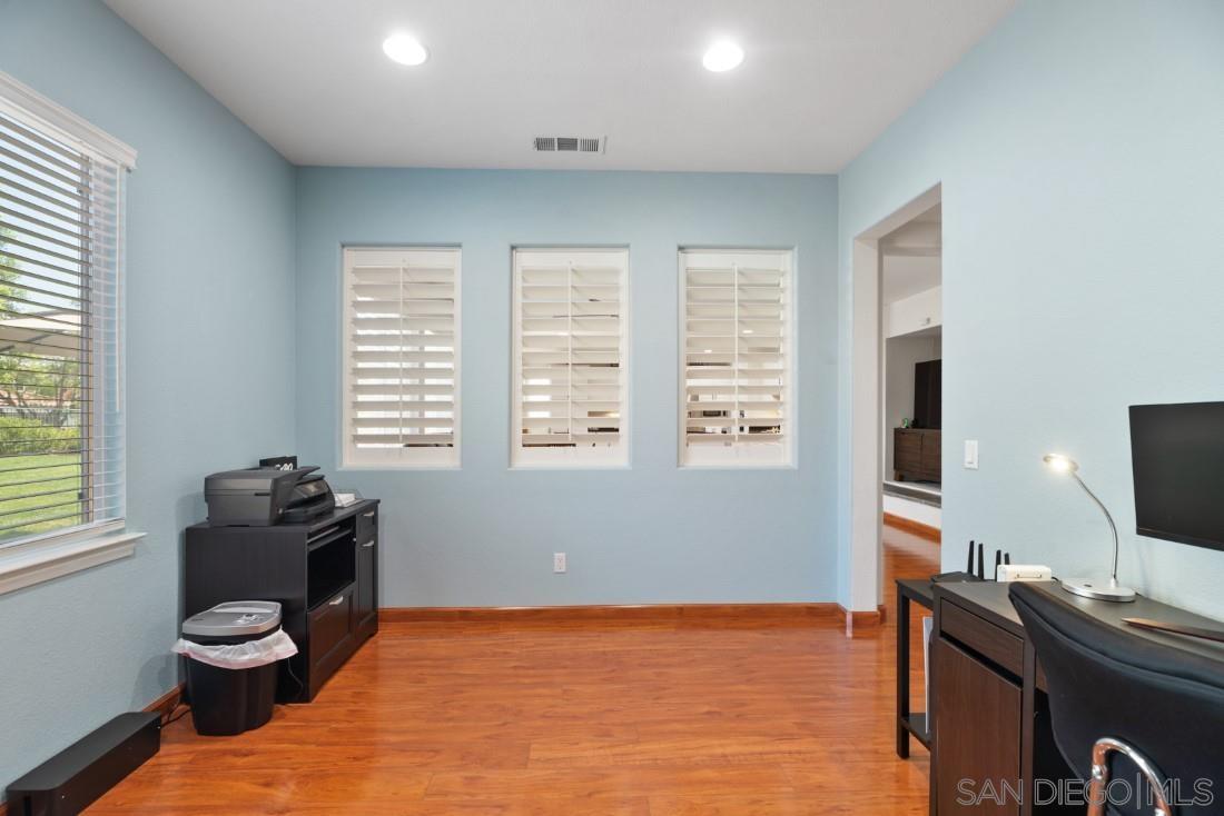 27805 Dogwood Gln
